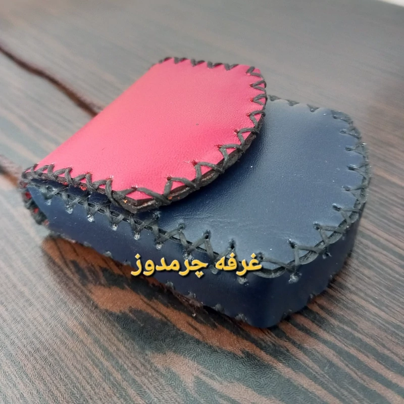 جادعایی چرم طبیعی حجم دار گاو دست دوز جاحرزی کیف دعا جای دعا