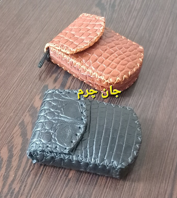 جادعایی چرم طبیعی حجم دار با بند ضخیم سایز بزرگ جاحرزی جای دعا گردن آویز جای حرز کیف گردنی